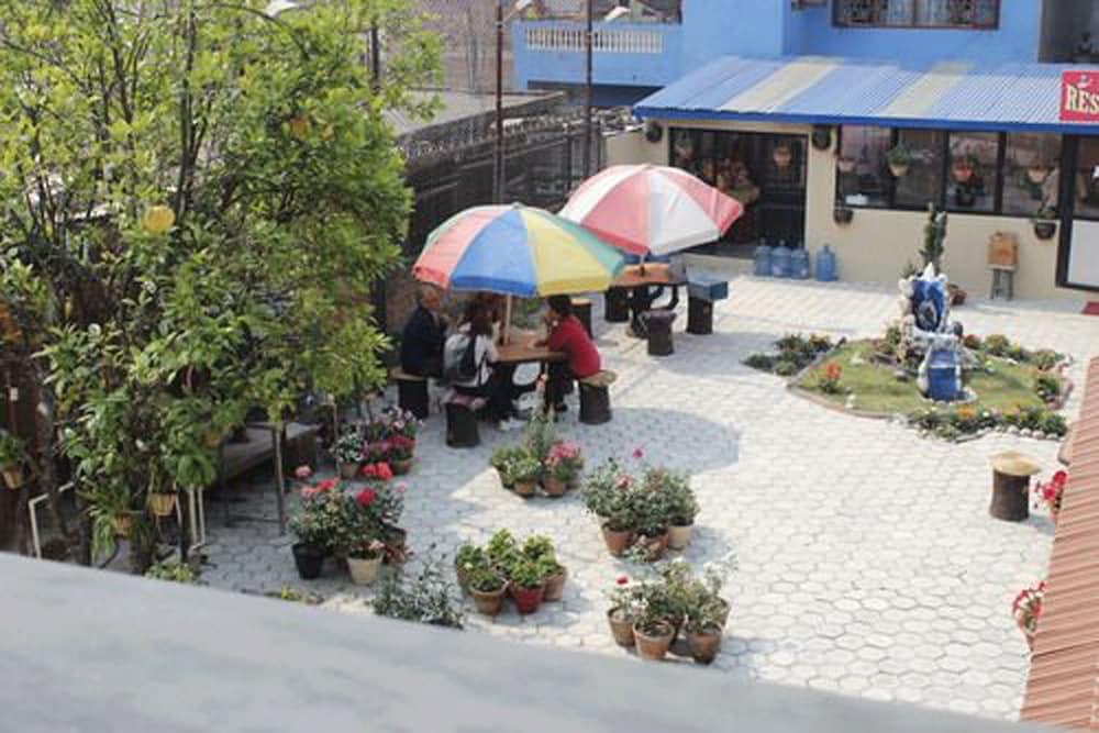 restaurant cafeteria