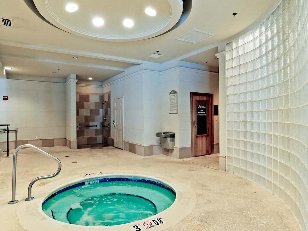 swimming pool spa