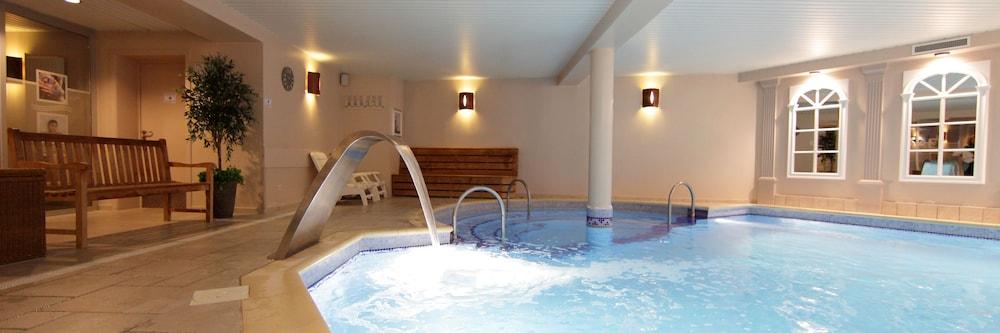 swimming pool spa