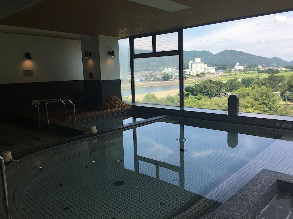 swimming pool spa