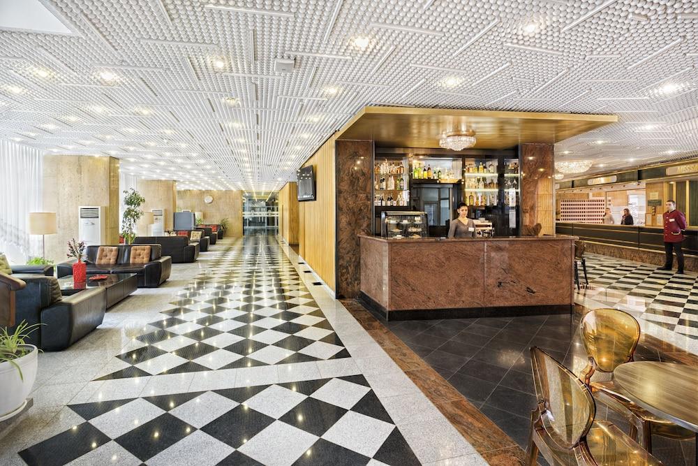 lobby