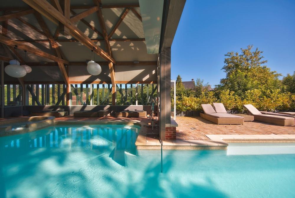 swimming pool spa