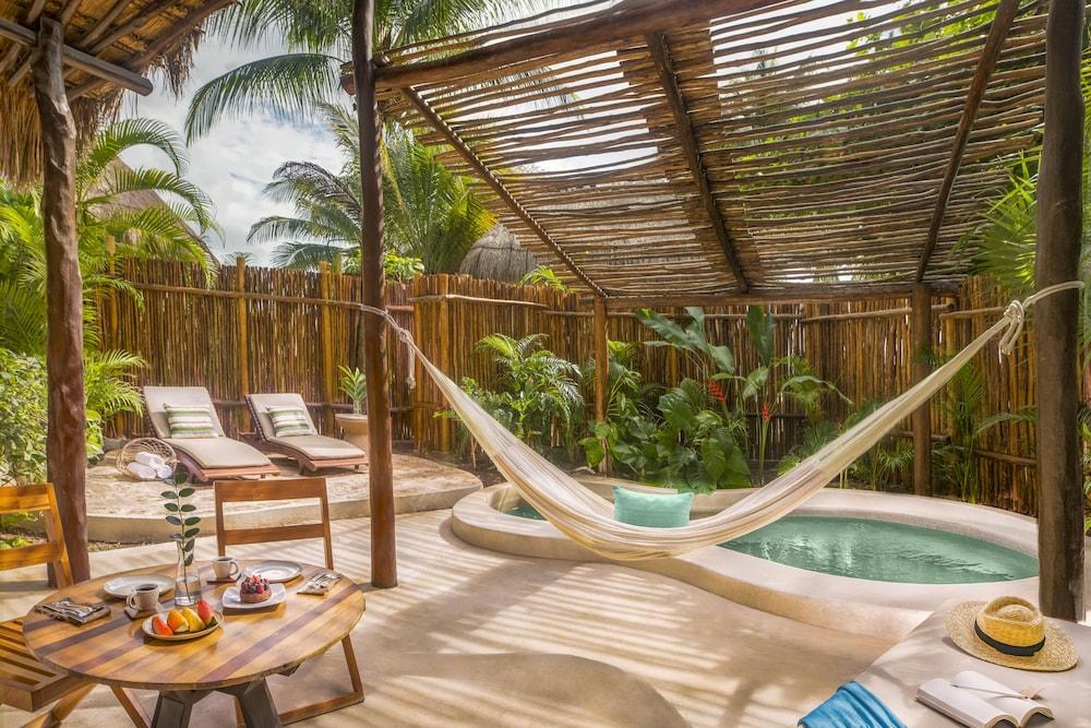 swimming pool spa