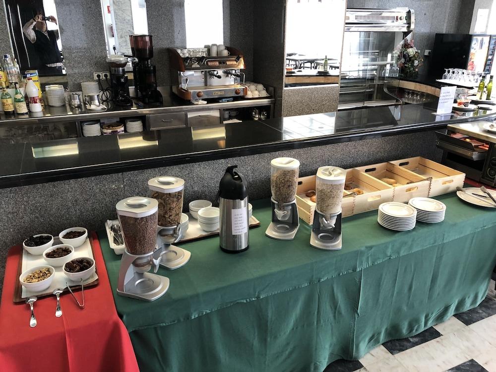 restaurant-cafeteria