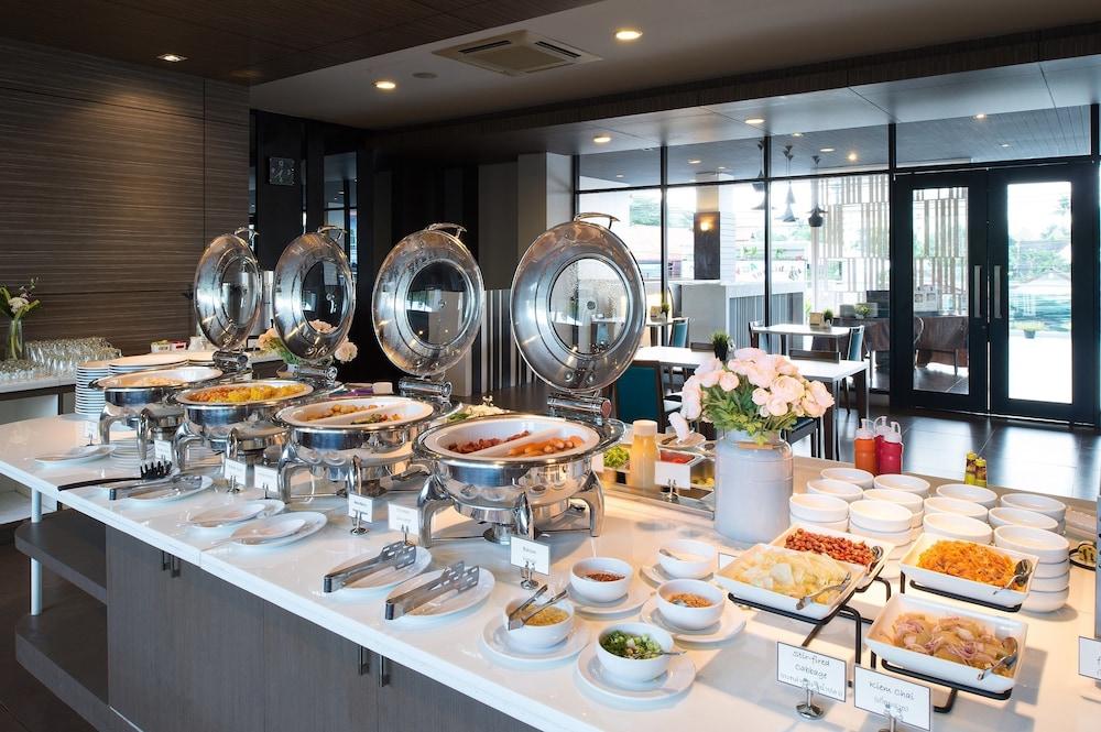restaurant cafeteria