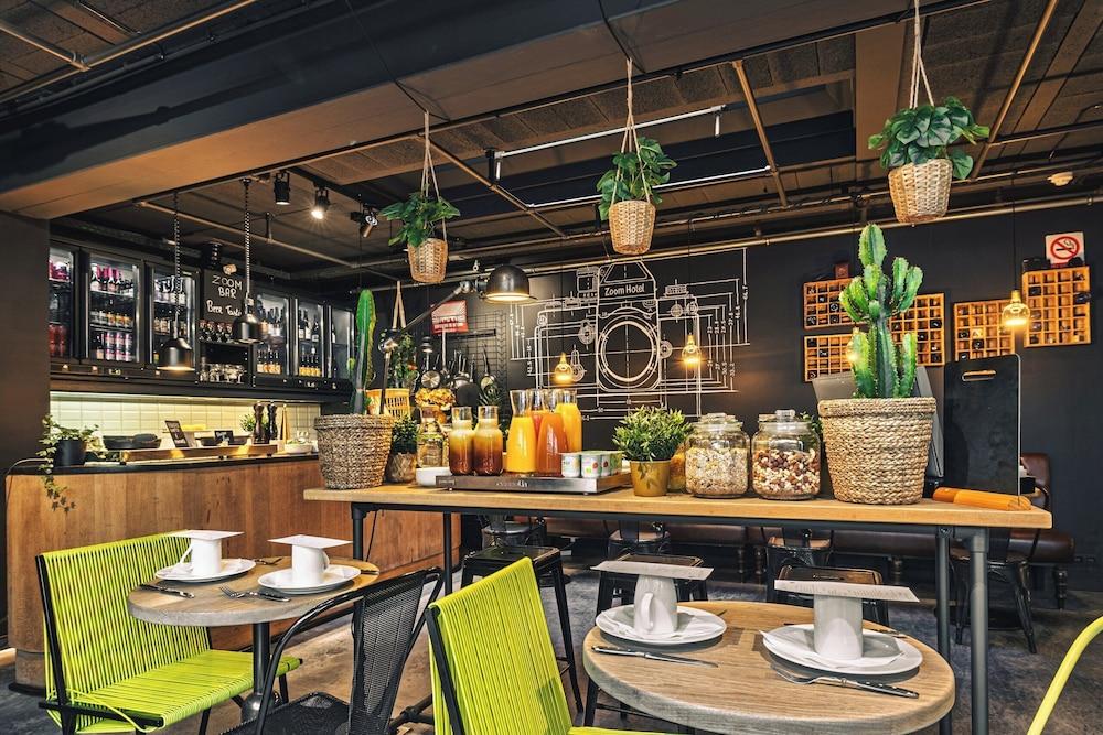 restaurant cafeteria