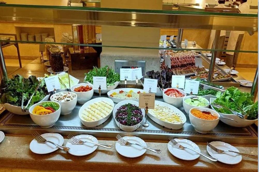 restaurant-cafeteria