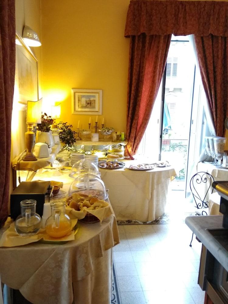 restaurant-cafeteria