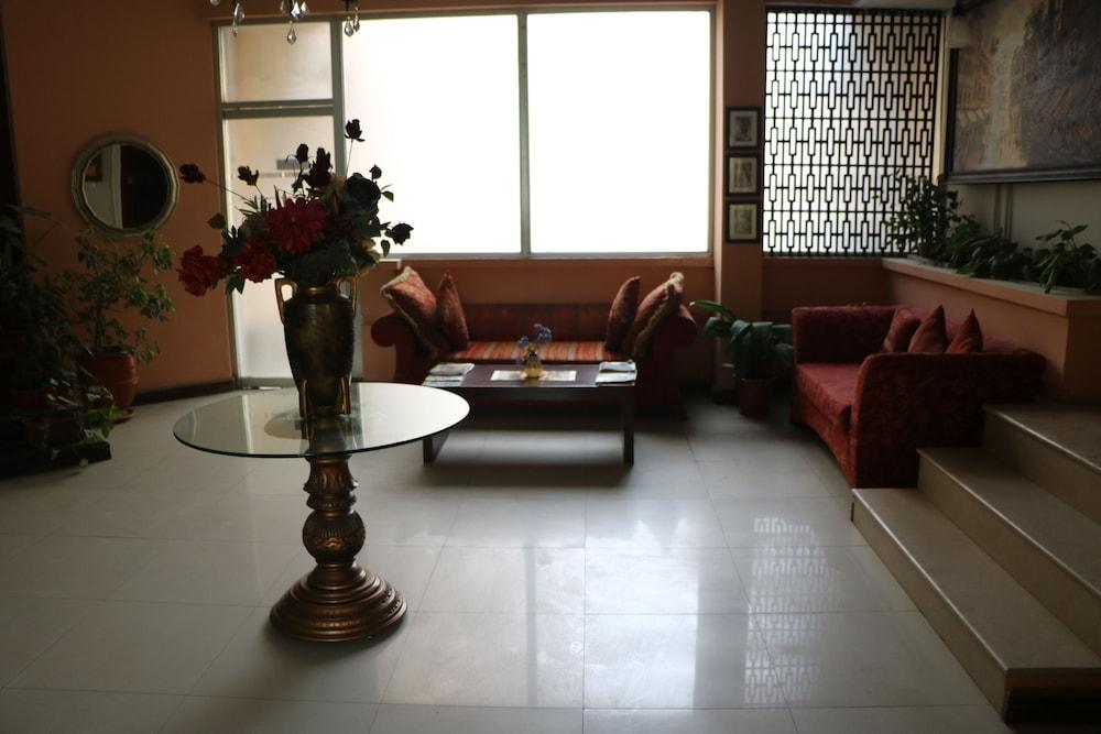 lounge