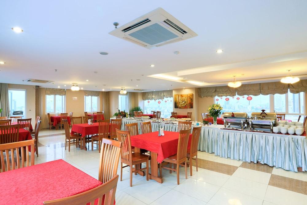 restaurant cafeteria