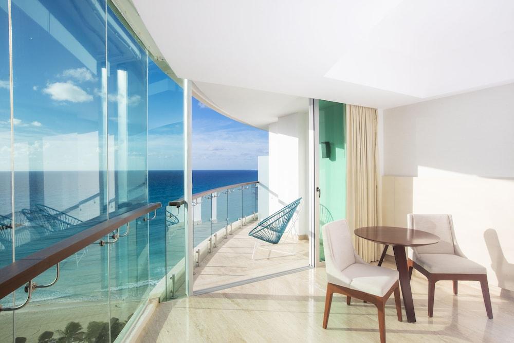 swimming pool spa