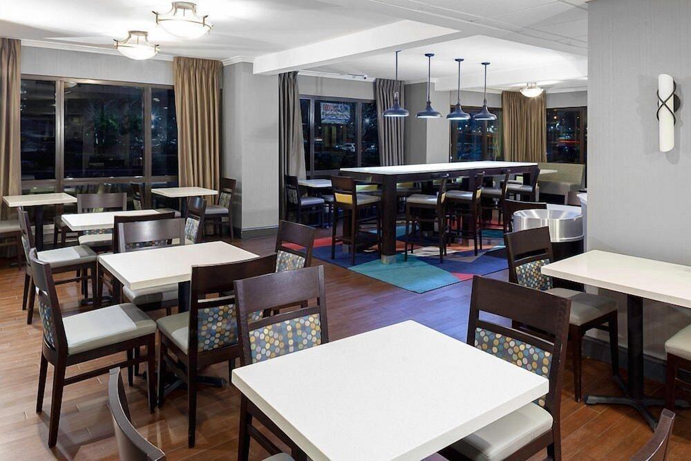 restaurant cafeteria