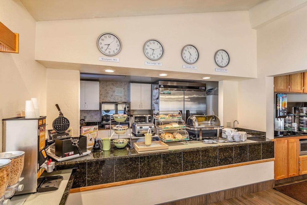 restaurant cafeteria