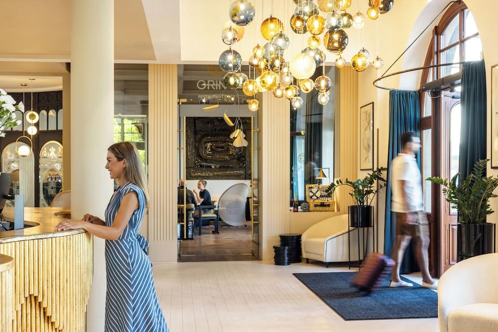 lobby