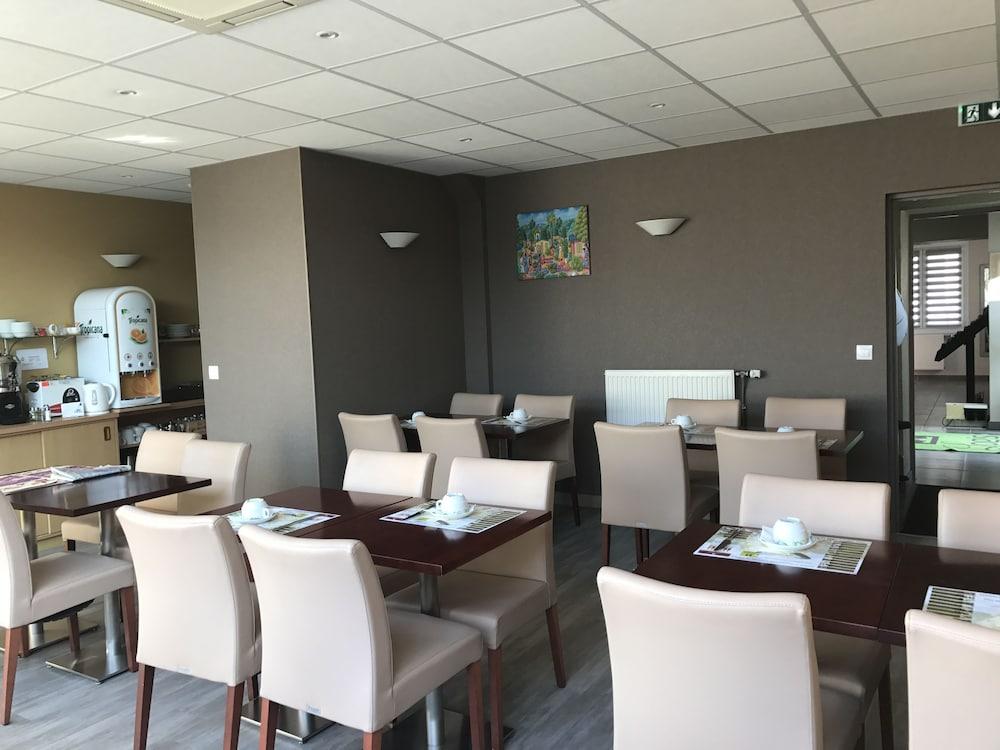 restaurant-cafeteria