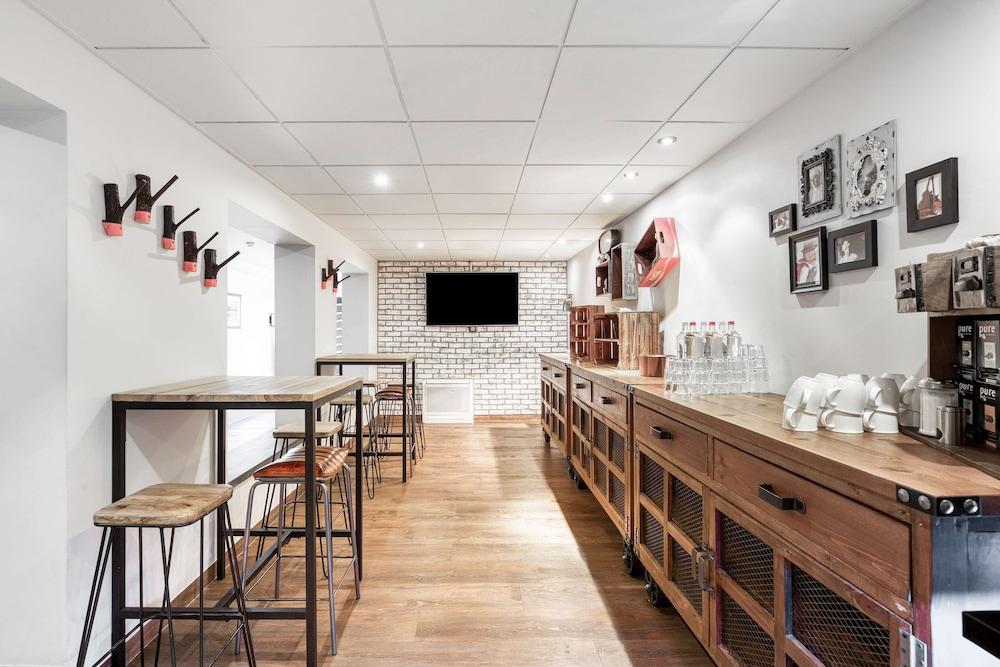 restaurant-cafeteria