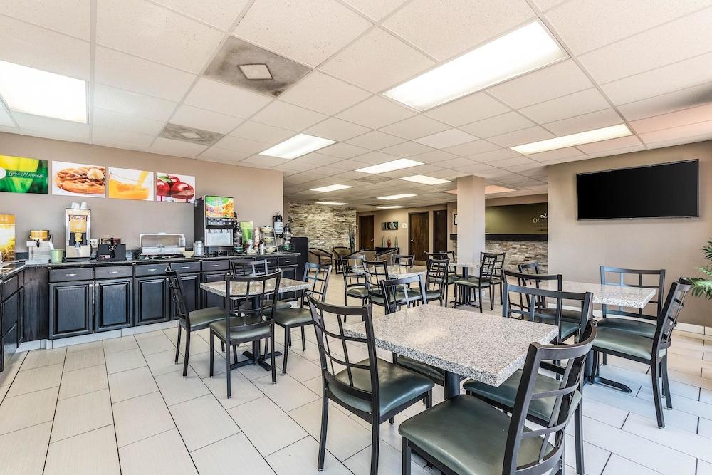 restaurant cafeteria