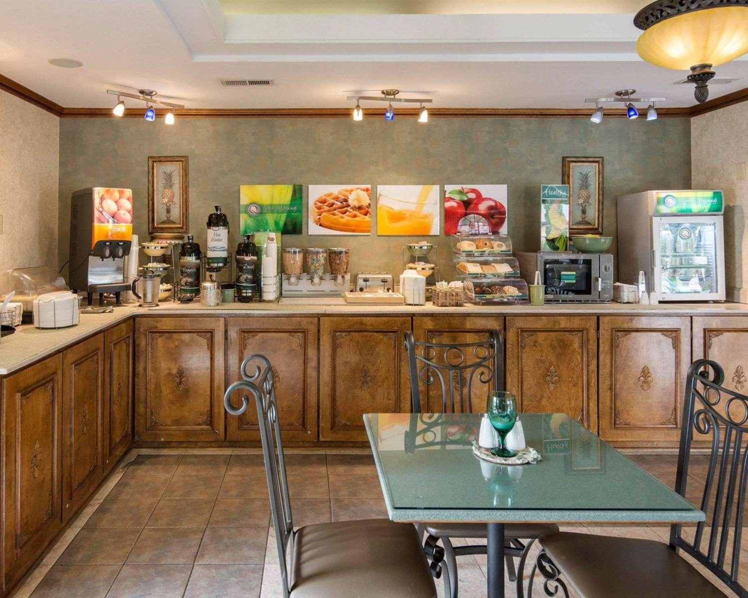 restaurant cafeteria