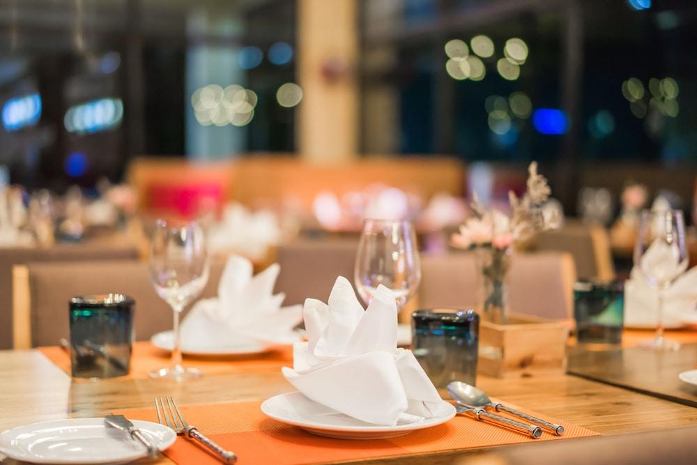 restaurant cafeteria