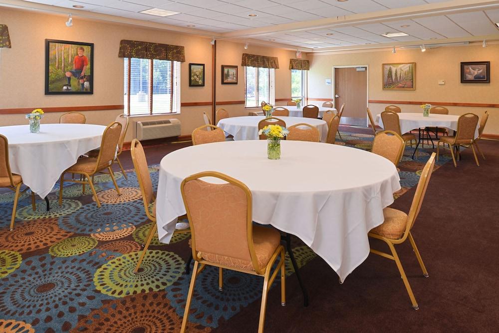 restaurant cafeteria