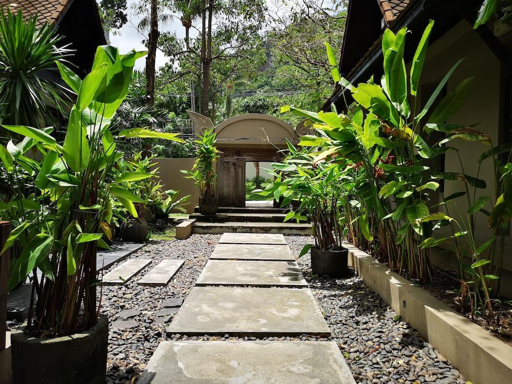 surroundings