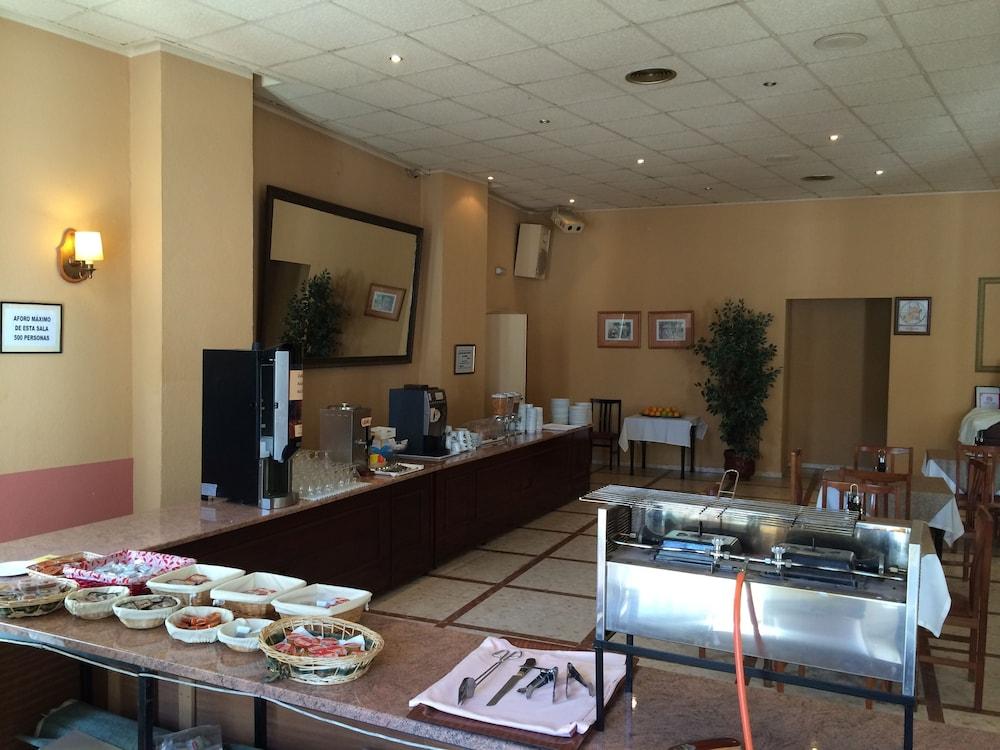 restaurant-cafeteria