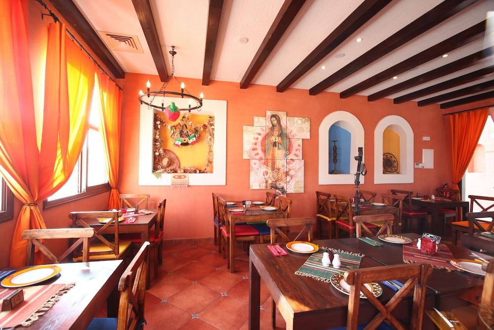 restaurant cafeteria