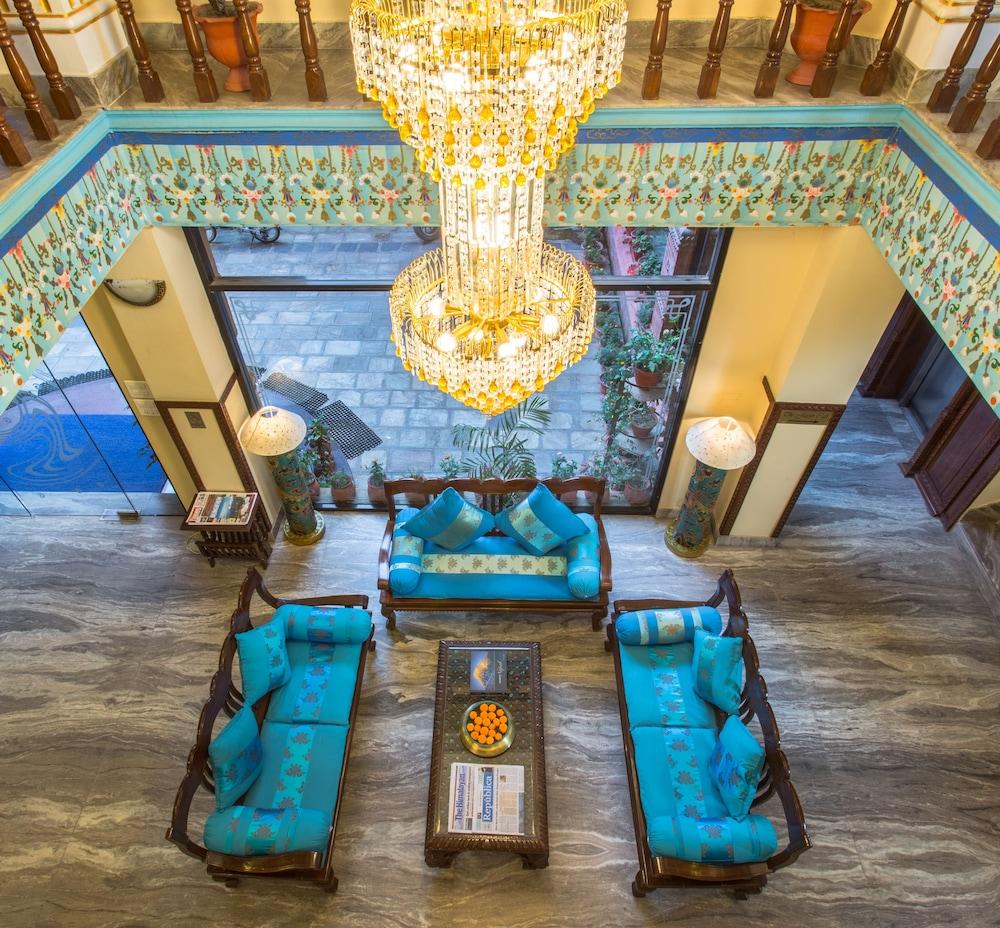 lounge