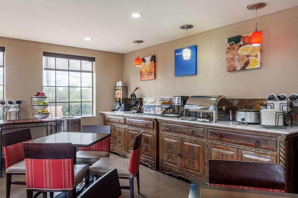 restaurant-cafeteria
