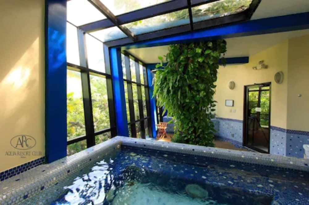 swimming pool spa