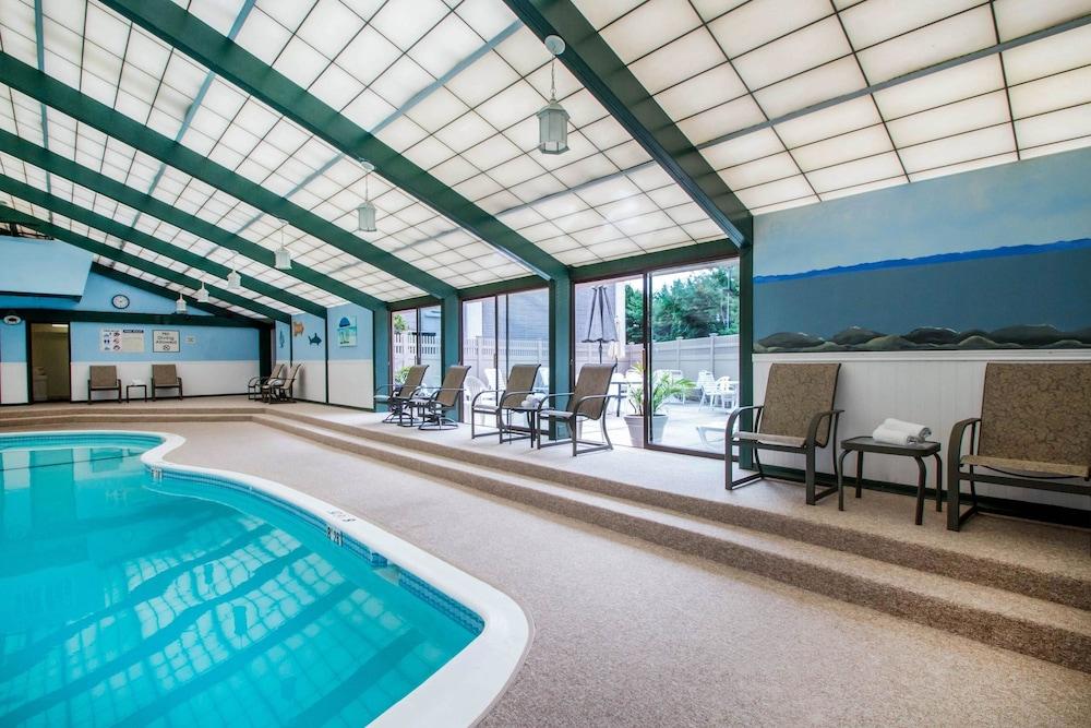 swimming pool spa