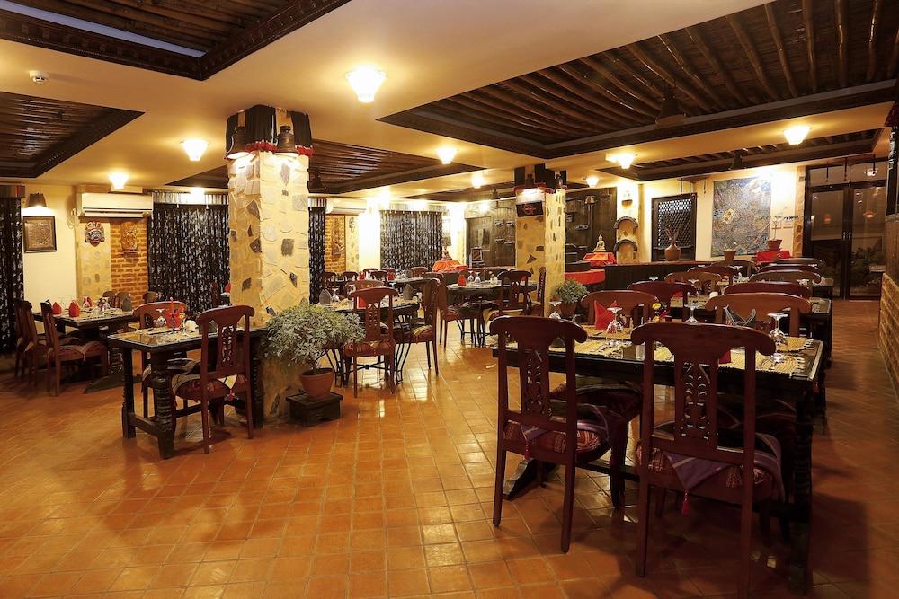 restaurant cafeteria