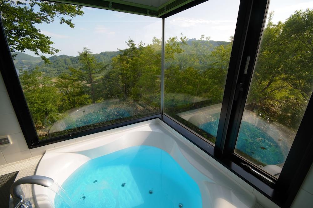 swimming pool spa