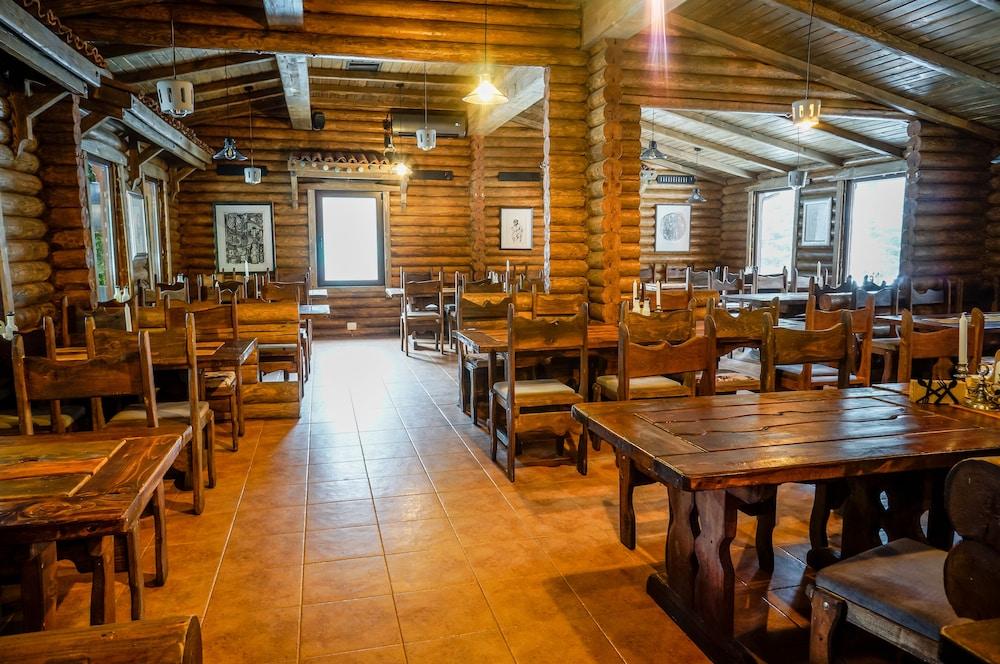 restaurant cafeteria