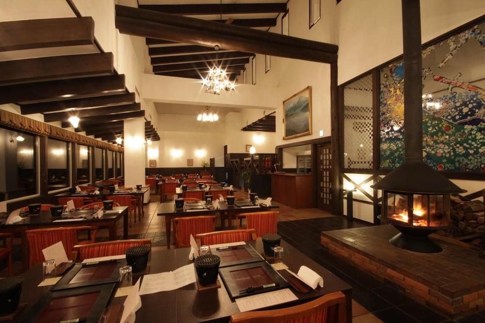 restaurant cafeteria