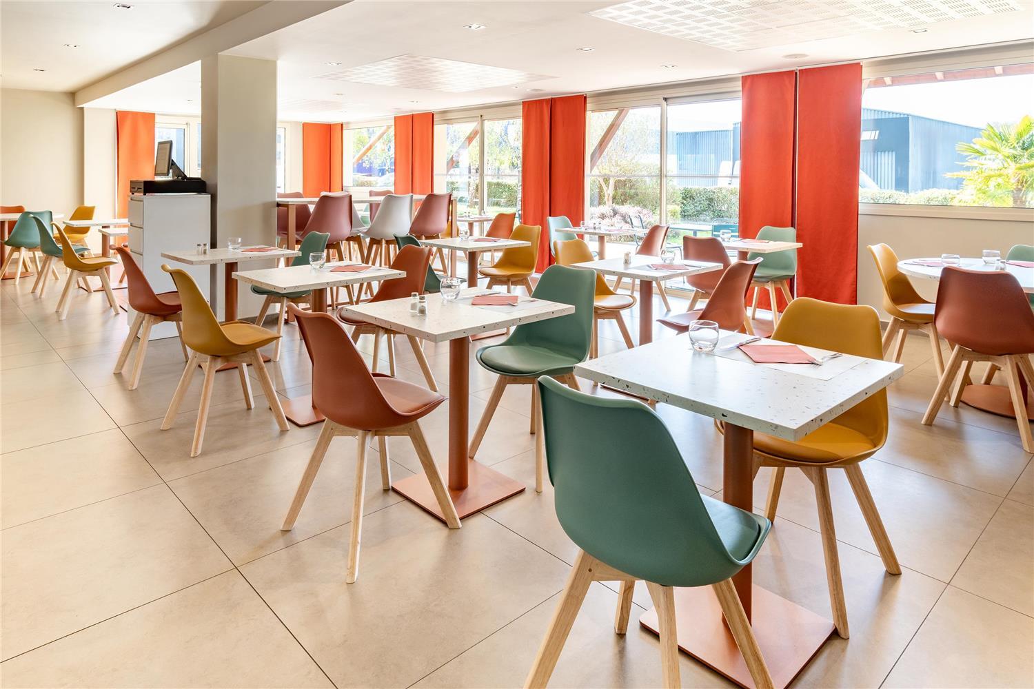 restaurant cafeteria