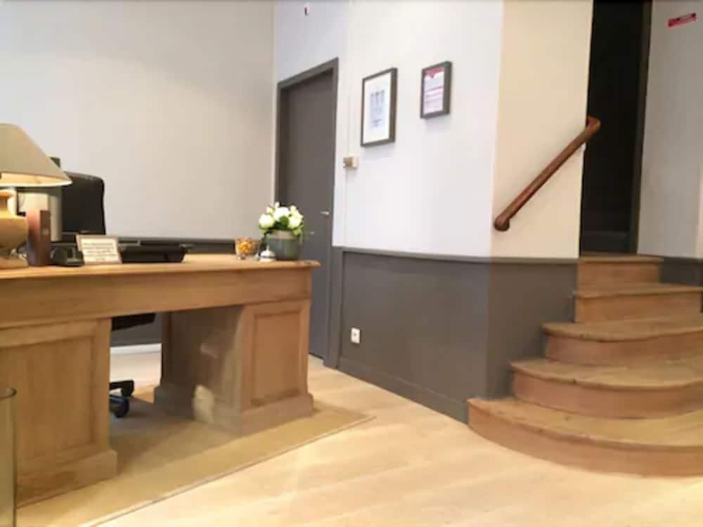 lobby