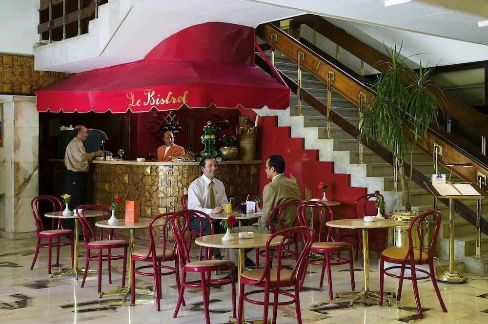 restaurant-cafeteria
