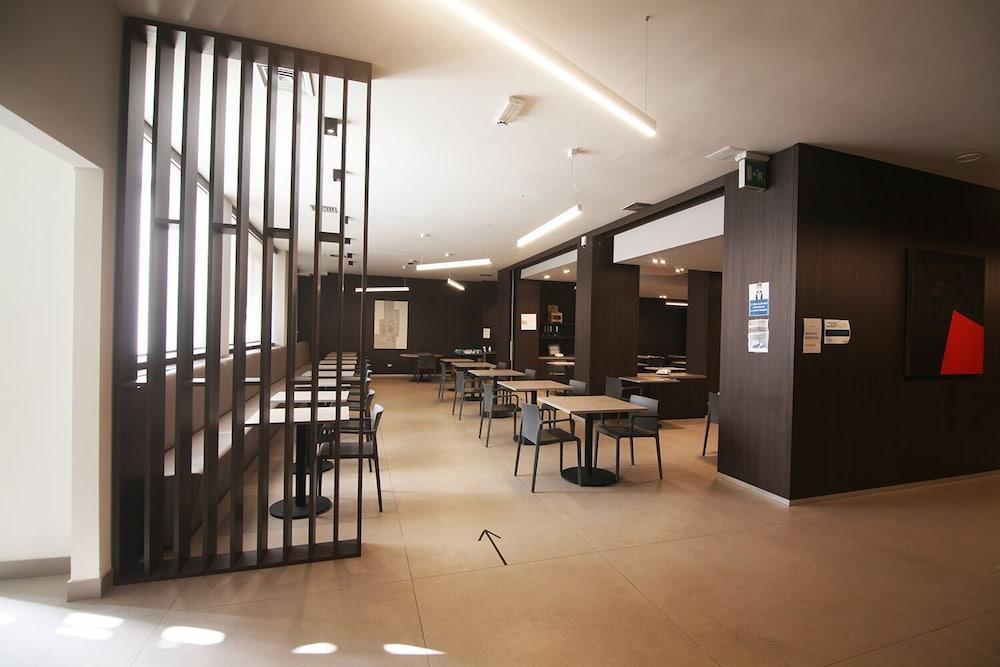 restaurant-cafeteria