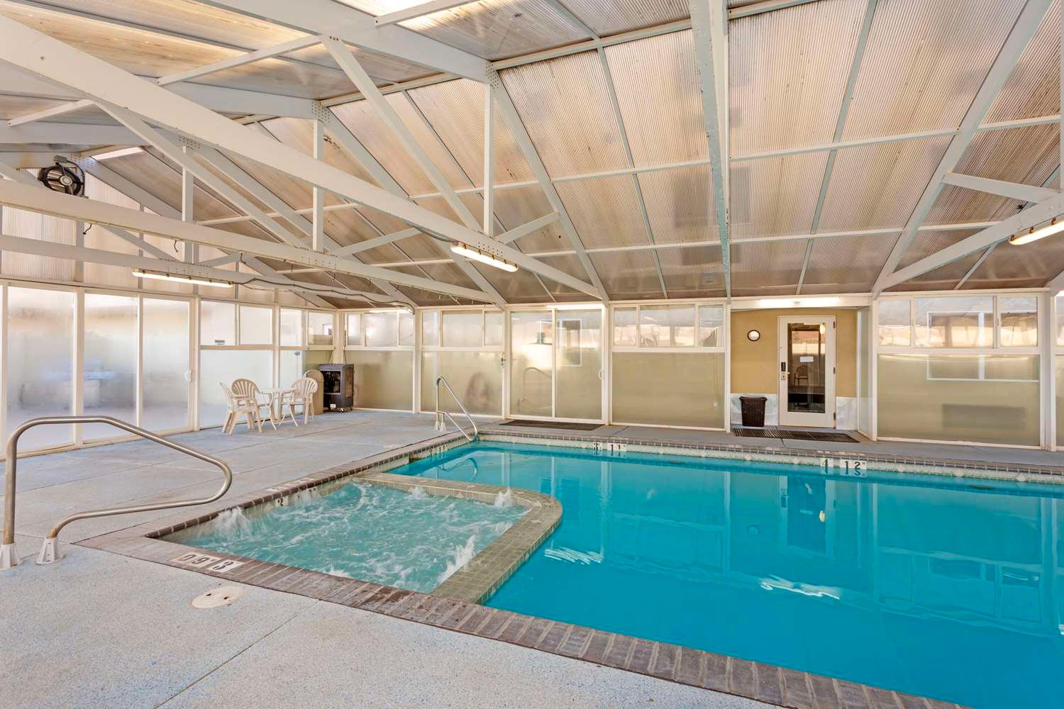 swimming pool spa