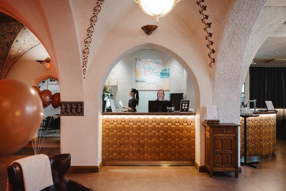 lobby