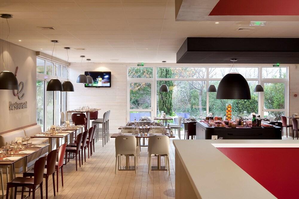 restaurant-cafeteria