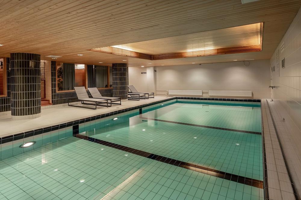 swimming pool spa