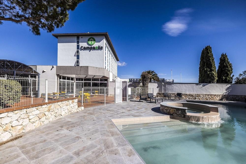swimming pool spa