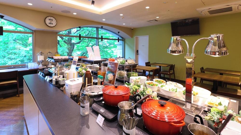 restaurant cafeteria