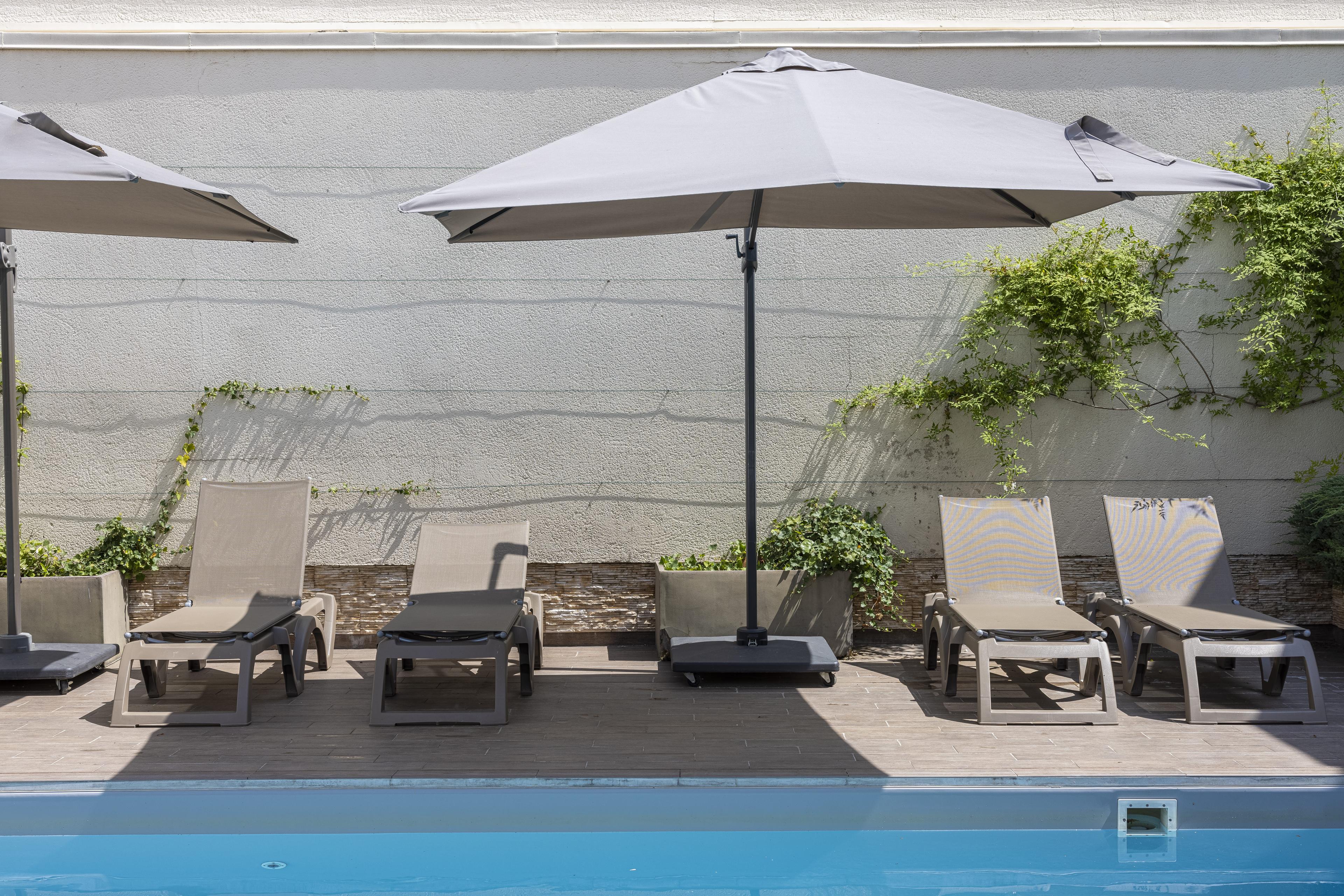 swimming pool spa