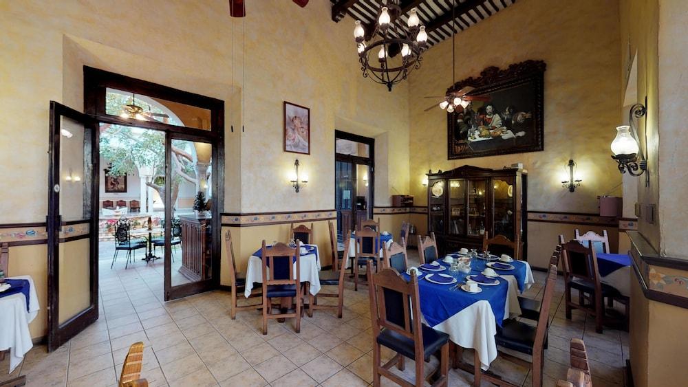 restaurant cafeteria