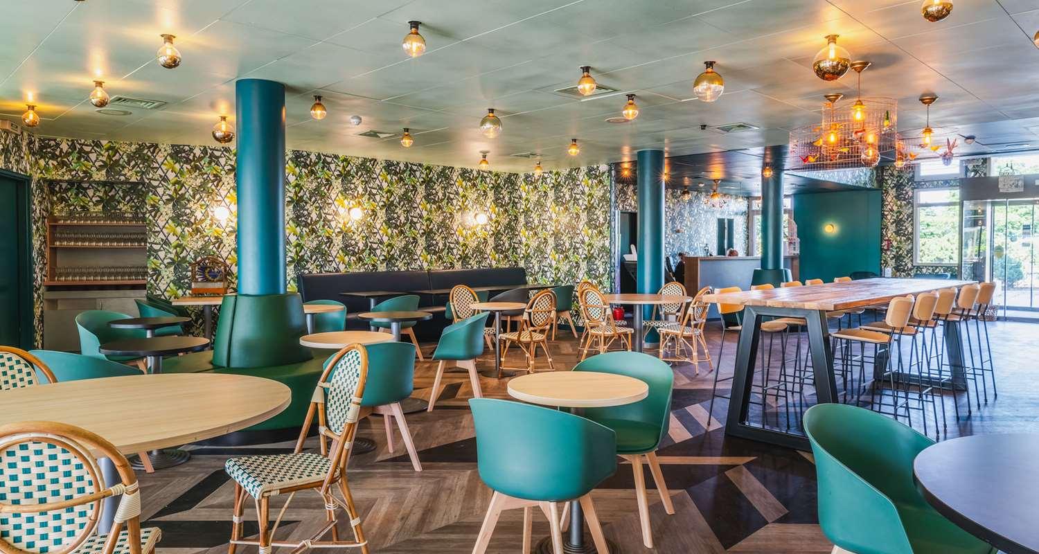 restaurant cafeteria