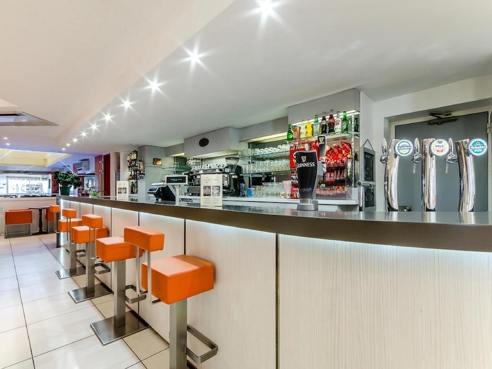 restaurant-cafeteria