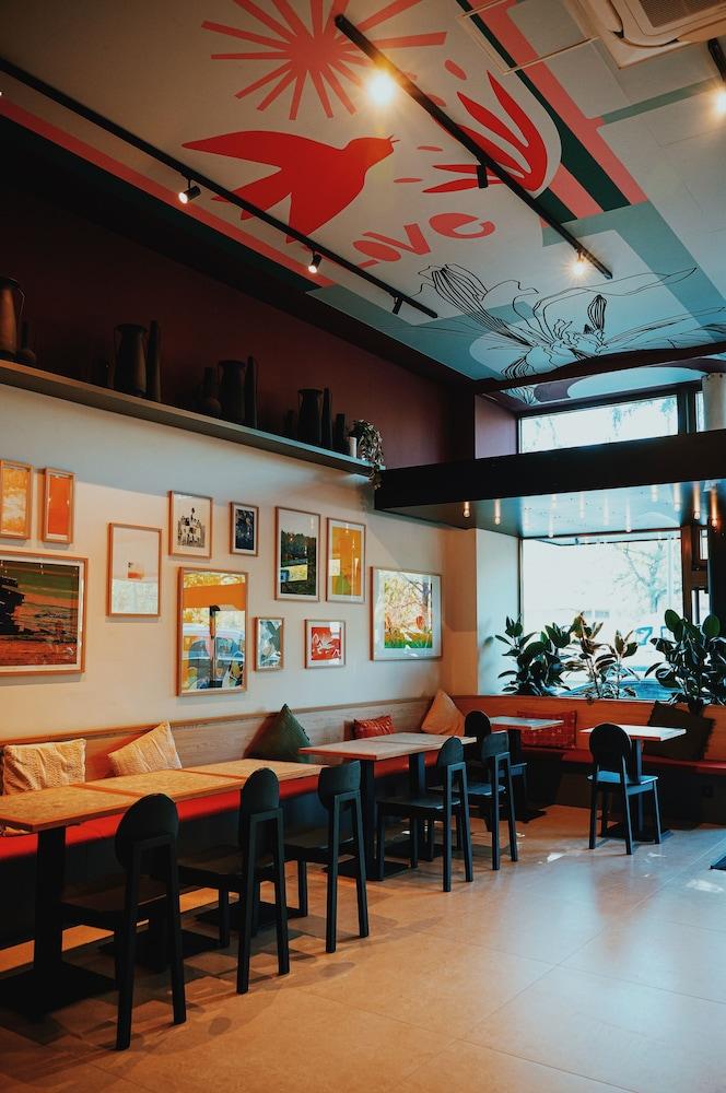restaurant cafeteria